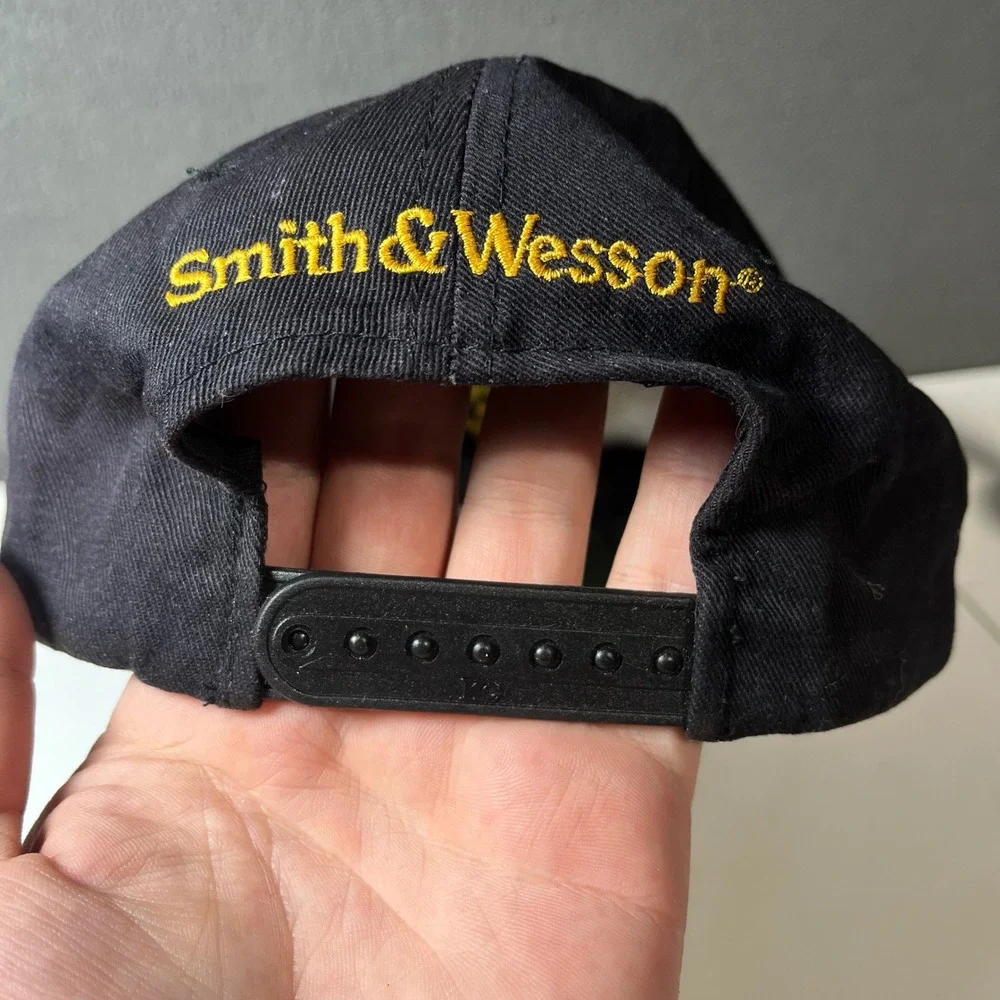 Smith & Wesson Hat Mens Black Gold Logo Snapback Baseball Cap Vintage KC Tag